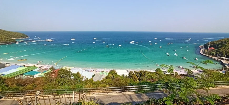 Tawaen Beach, Koh Larn Island, Thailand